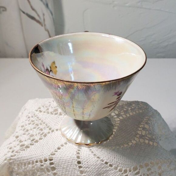 Iridescent Porcelain Teacup Japanese Origin~Vintage~ - Picture 4 of 4